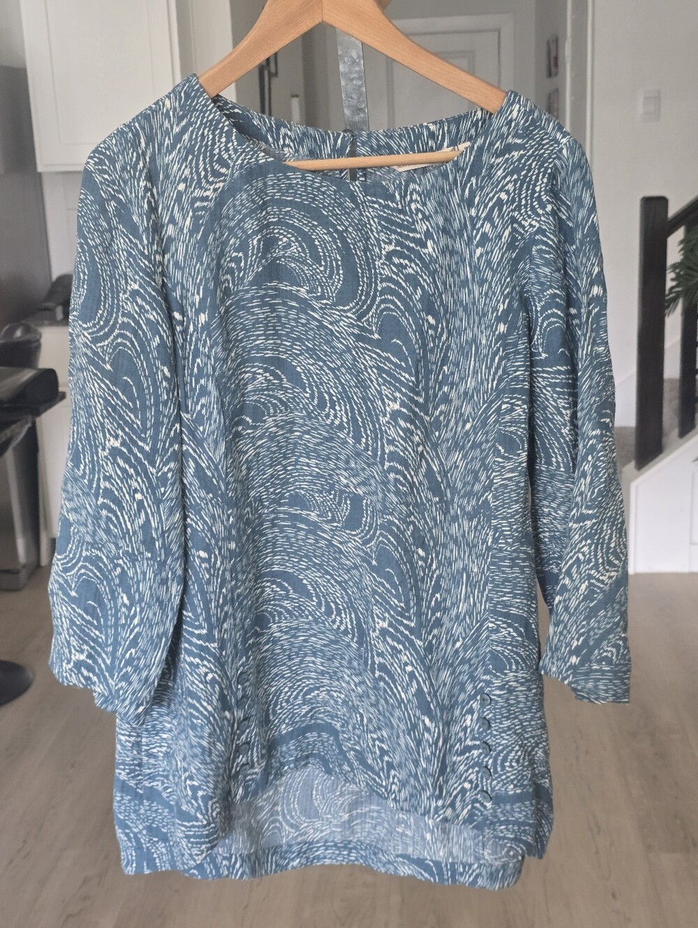 Soft Surroundings Blue White Abstract Print Tunic Top Womens Medium 3/4 Sleeve